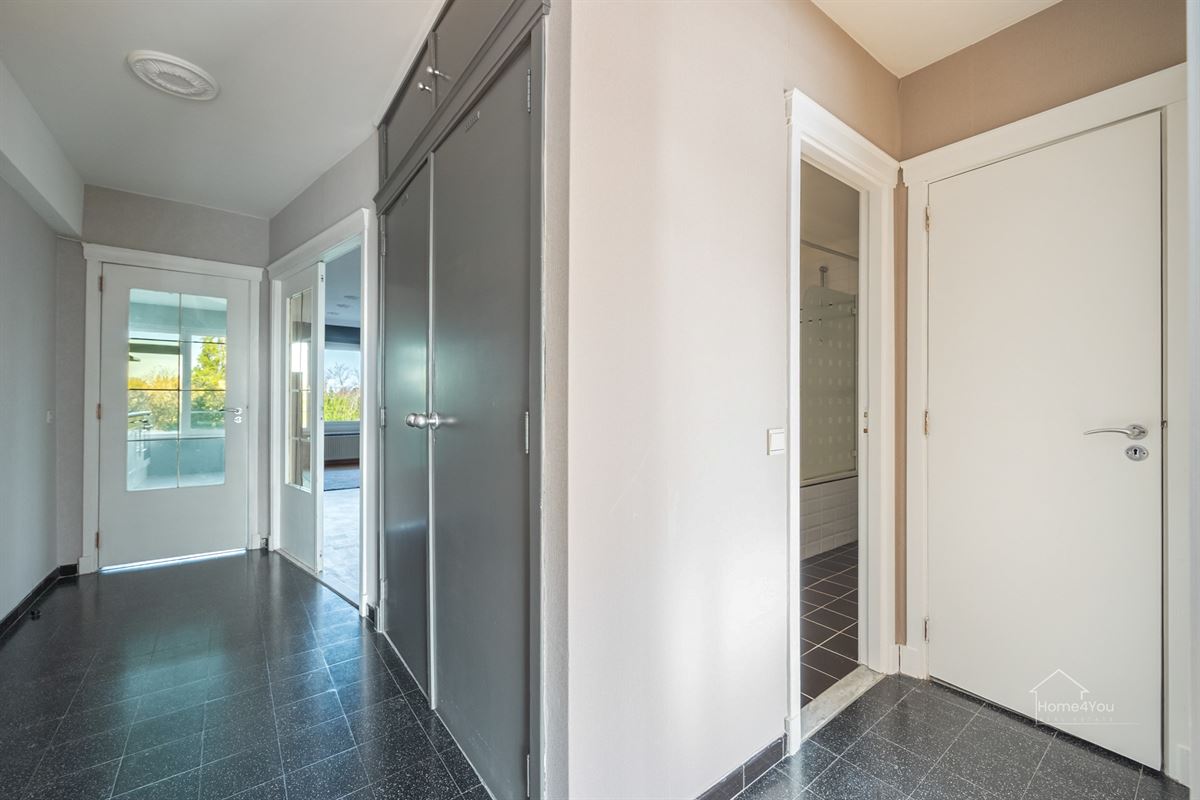 Lichtrijk appartement met 2 slaapkamers, autostaanplaats én groen uitzicht