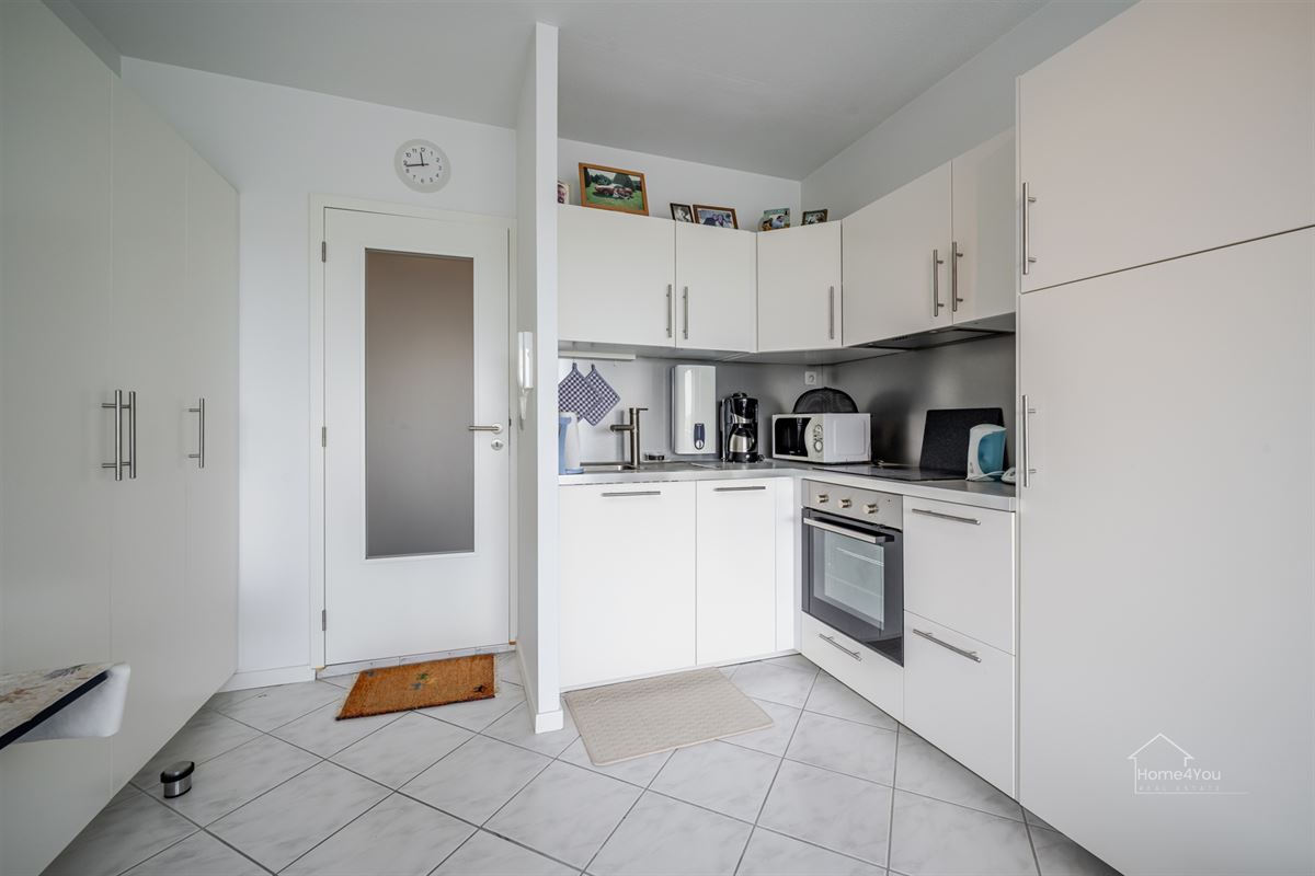 Gerenoveerde, bemeubelde studio met prachtig polderzicht.