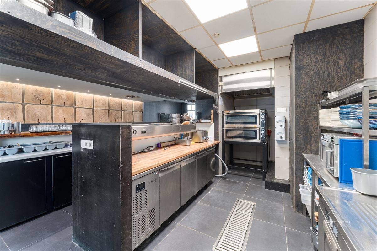 Volledig ingerichte trendy horecazaak aan de wandelpromenade!