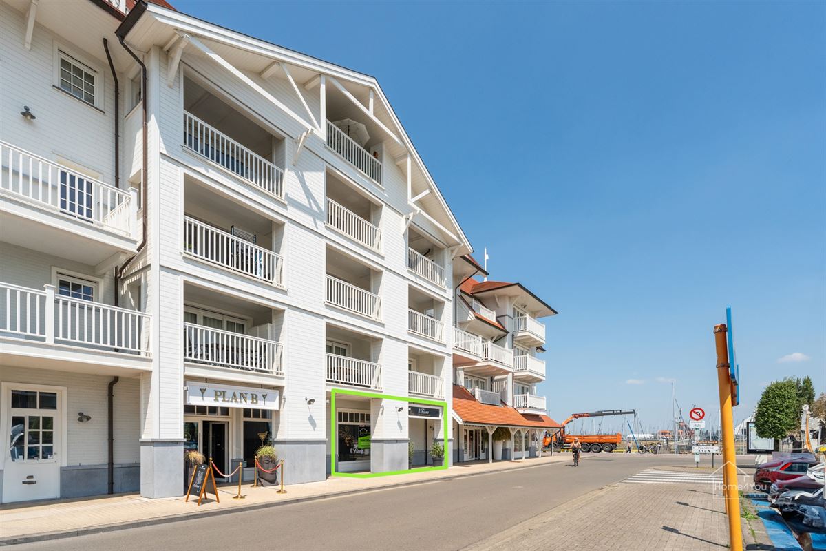 Volledig ingerichte trendy horecazaak aan de wandelpromenade!