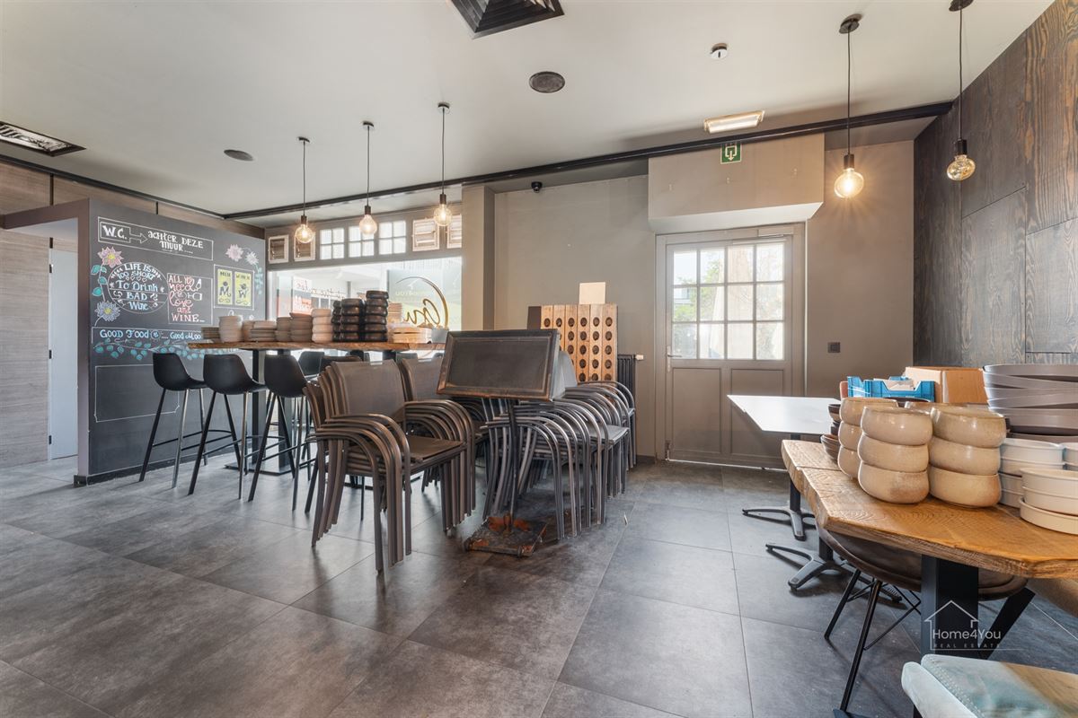 Volledig ingerichte ruime horecazaak aan wandelpromenade!