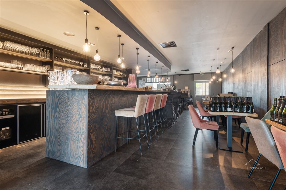 Volledig ingerichte ruime horecazaak aan wandelpromenade!