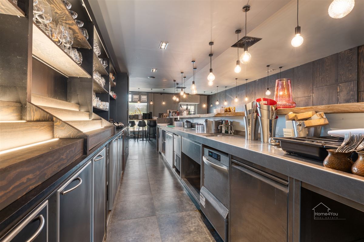 Volledig ingerichte ruime horecazaak aan wandelpromenade!