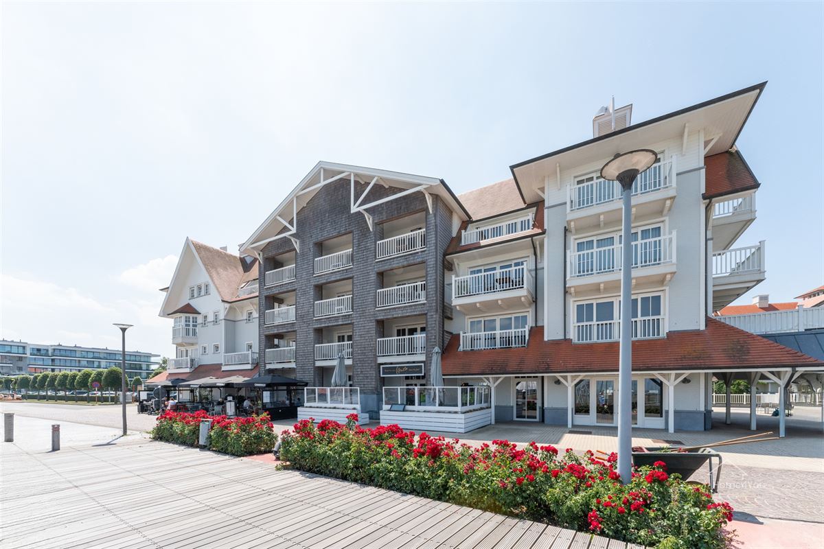 Volledig ingerichte ruime horecazaak aan wandelpromenade!