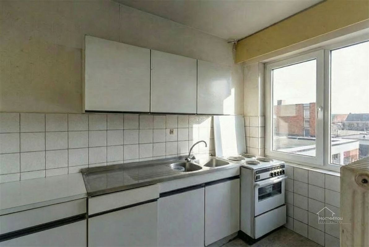 Op te frissen studio in het bruisende Borgerhout te koop!