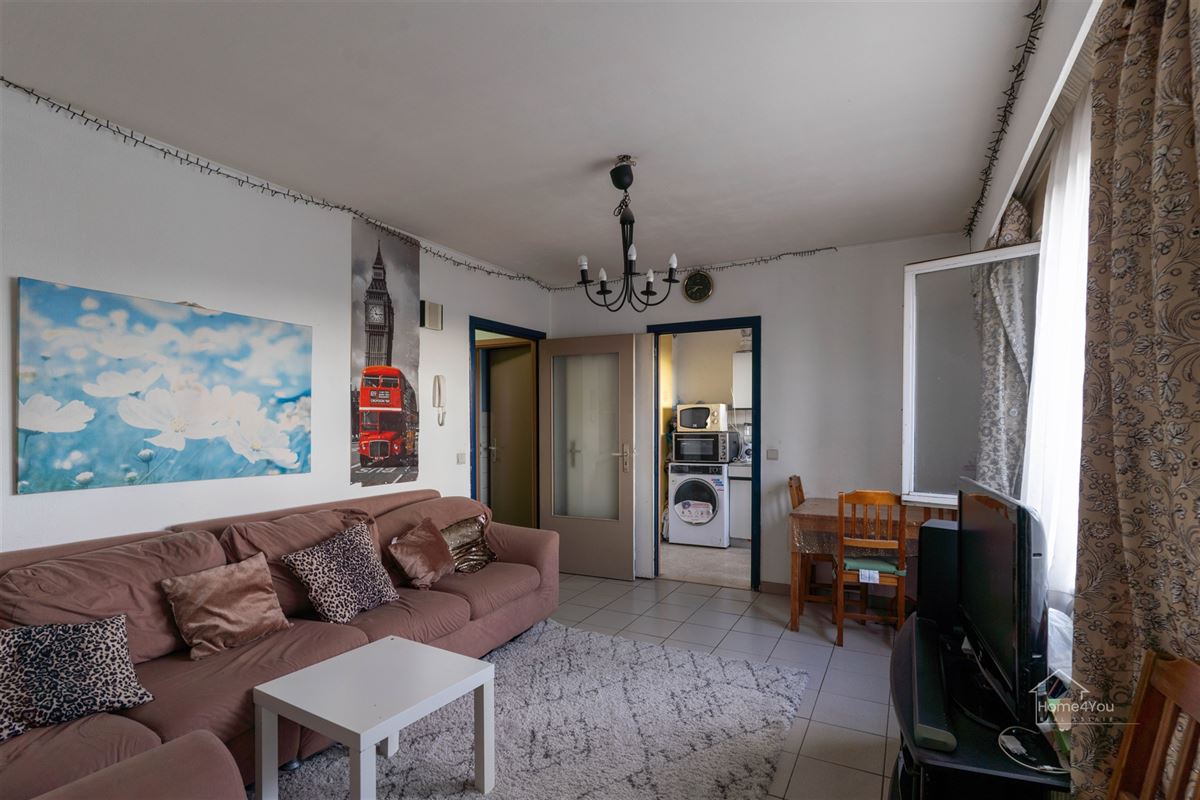 Op te frissen studio in het bruisende Borgerhout te koop!