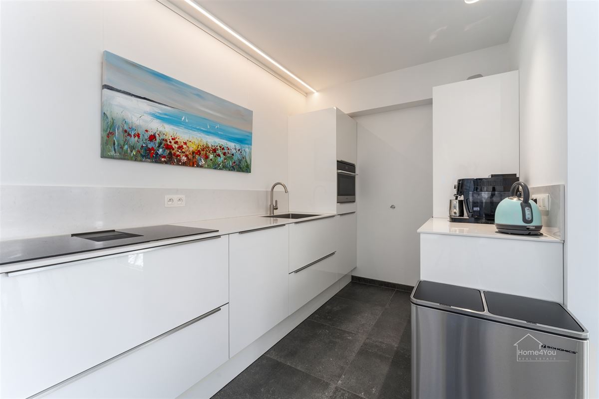 Unieke kans: recent hoekappartement met luxe afwerking.