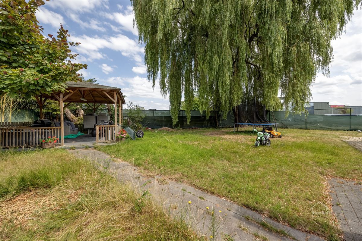 Nijverheidsgebouw + woning