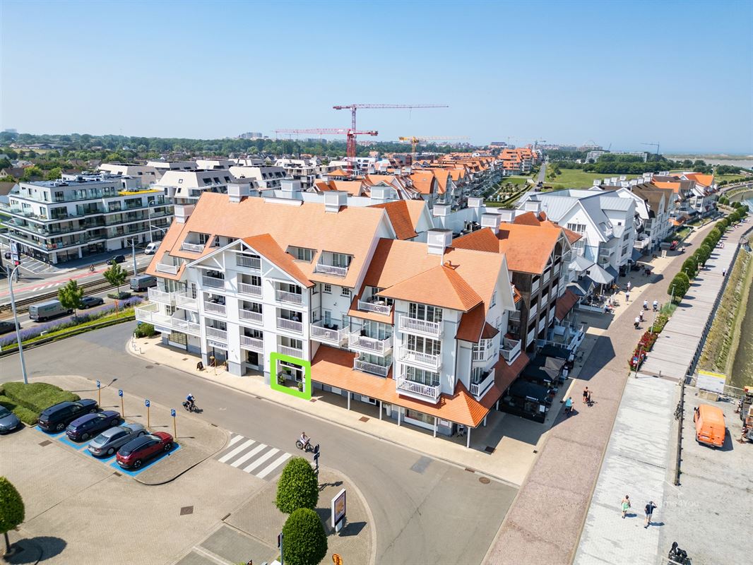 Volledig ingerichte trendy horecazaak aan de wandelpromenade!