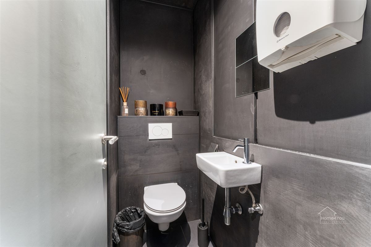 Volledig ingerichte trendy horecazaak aan de wandelpromenade!