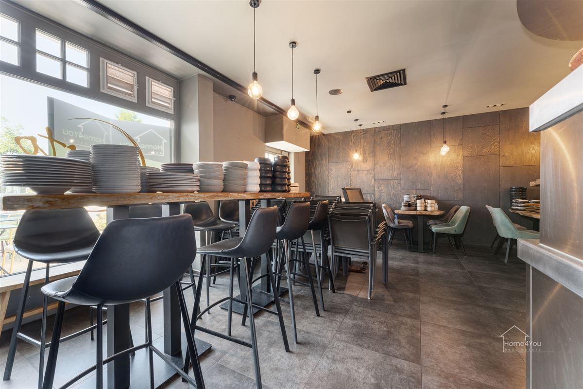 Volledig ingerichte ruime horecazaak aan wandelpromenade!