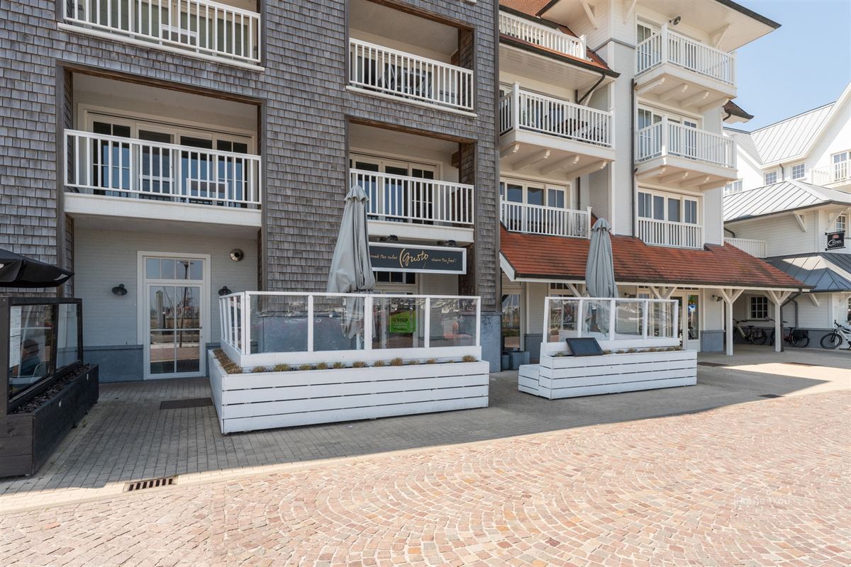 Volledig ingerichte ruime horecazaak aan wandelpromenade!