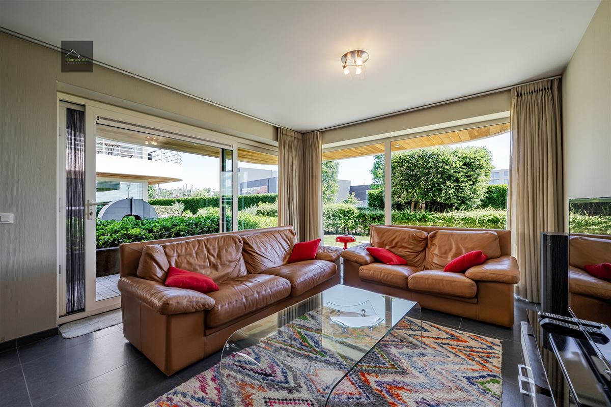 Instapklaar ruim gelijkvloersappartement met tuin!