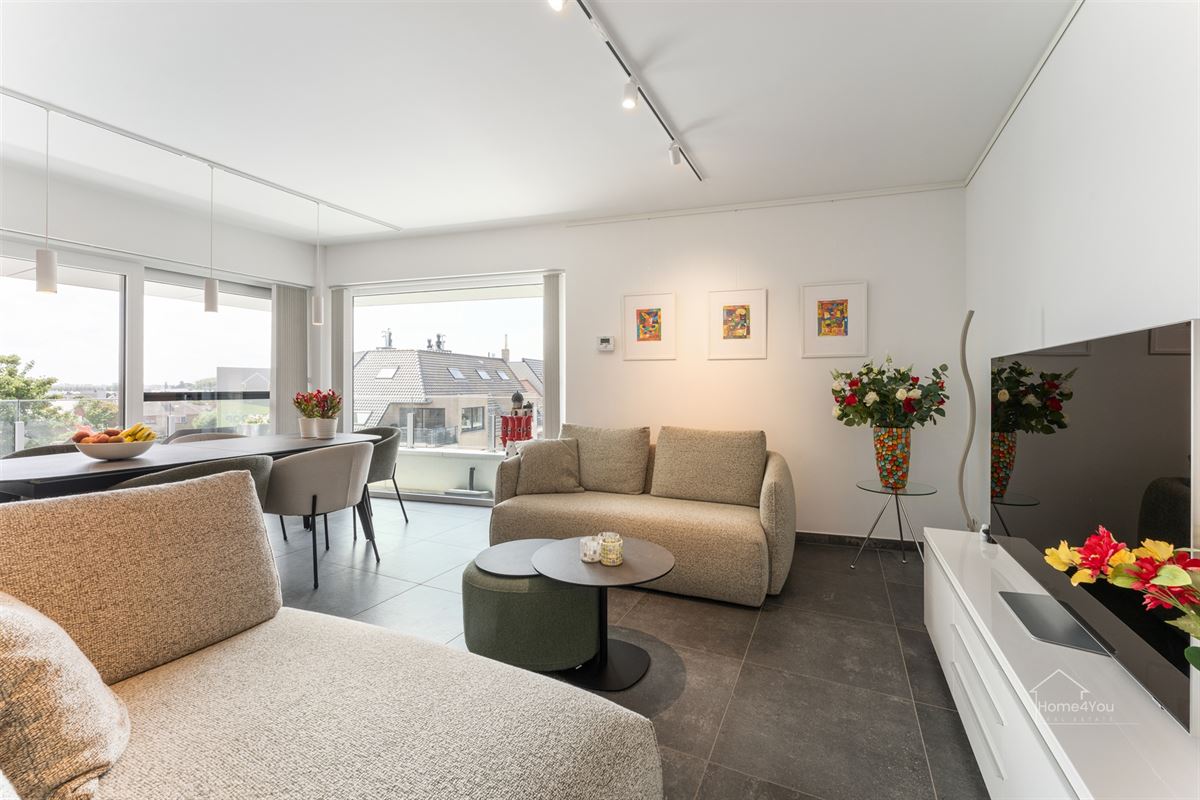 Unieke kans: recent hoekappartement met luxe afwerking.