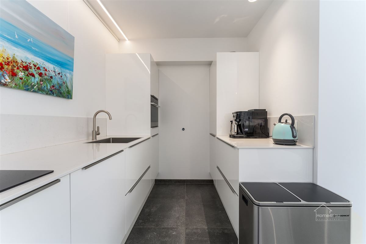 Unieke kans: recent hoekappartement met luxe afwerking.
