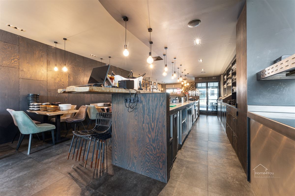 Volledig ingerichte ruime horecazaak aan wandelpromenade!