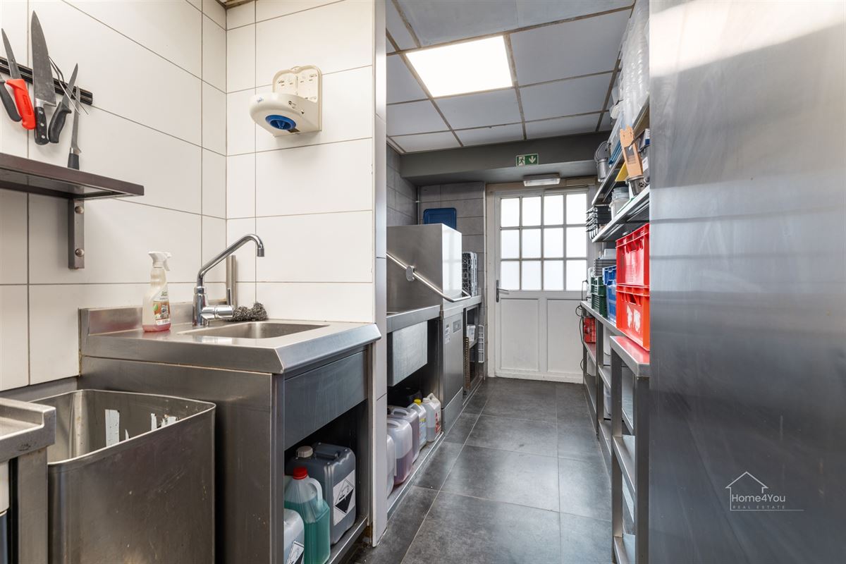 Volledig ingerichte ruime horecazaak aan wandelpromenade!