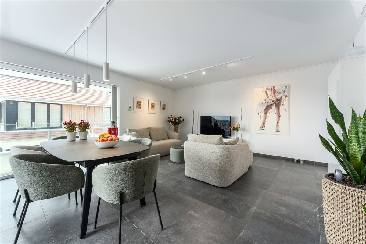 Unieke kans: recent hoekappartement met luxe afwerking.