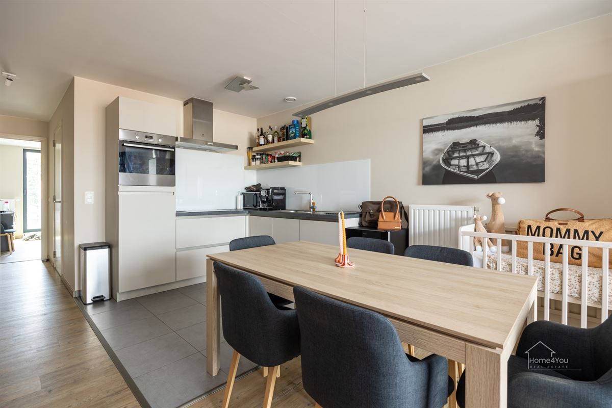 Modern instapklaar appartement met terras en autostaanplaats