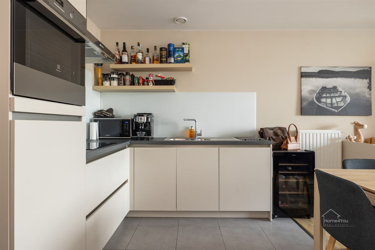 Modern instapklaar appartement met terras en autostaanplaats