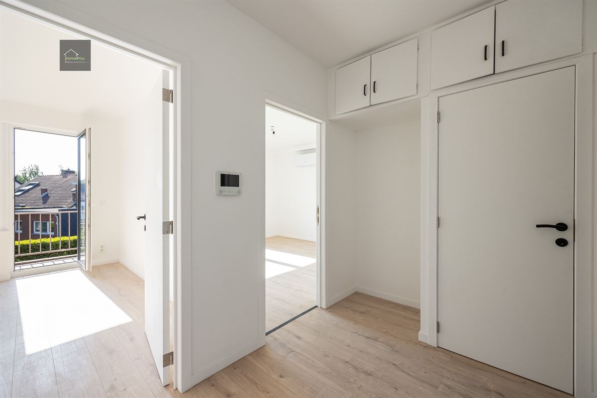 Gerenoveerd appartement met zonnepanelen in kleinschalige blok