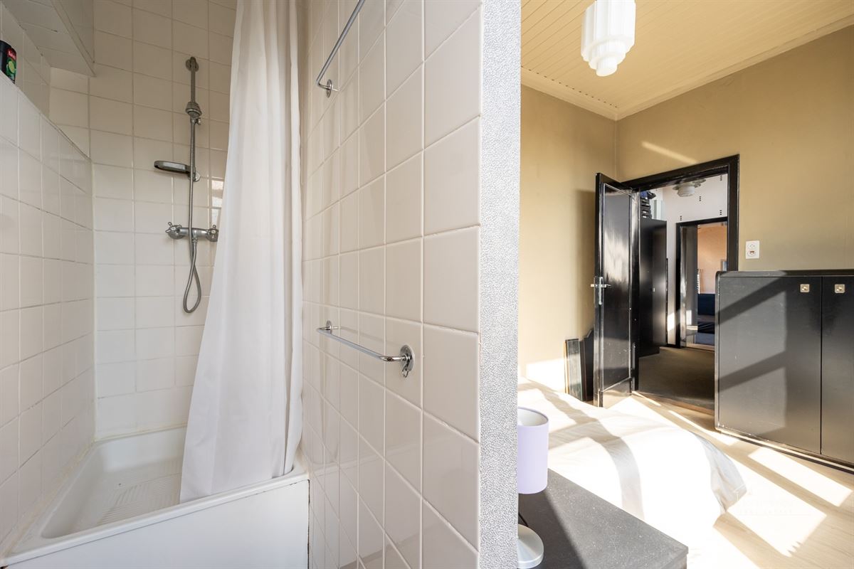 Zeer ruim herenhuis met zwembad