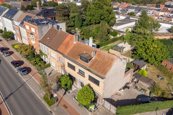 Zeer ruim herenhuis