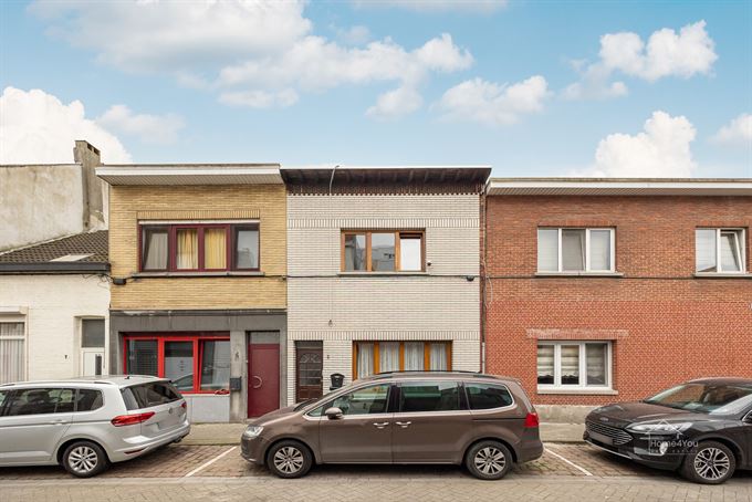 Ontdek deze charmante rijwoning in het hart van Merksem!