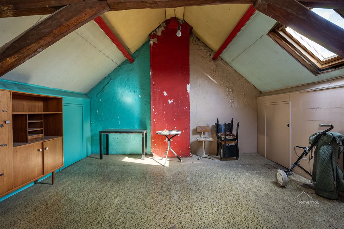 Zeer ruim herenhuis met zwembad