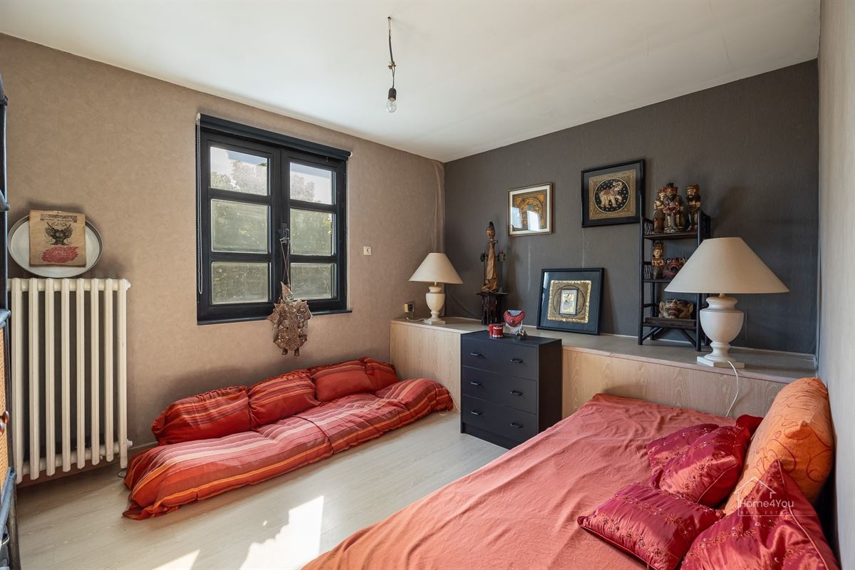 Zeer ruim herenhuis met zwembad