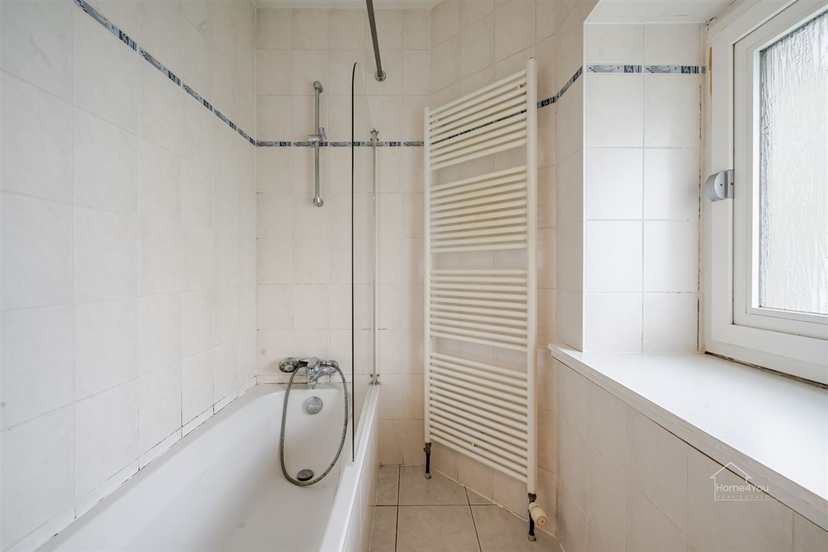 Ruime, authentieke(op te frissen)kustvilla te Koksijde Bad!