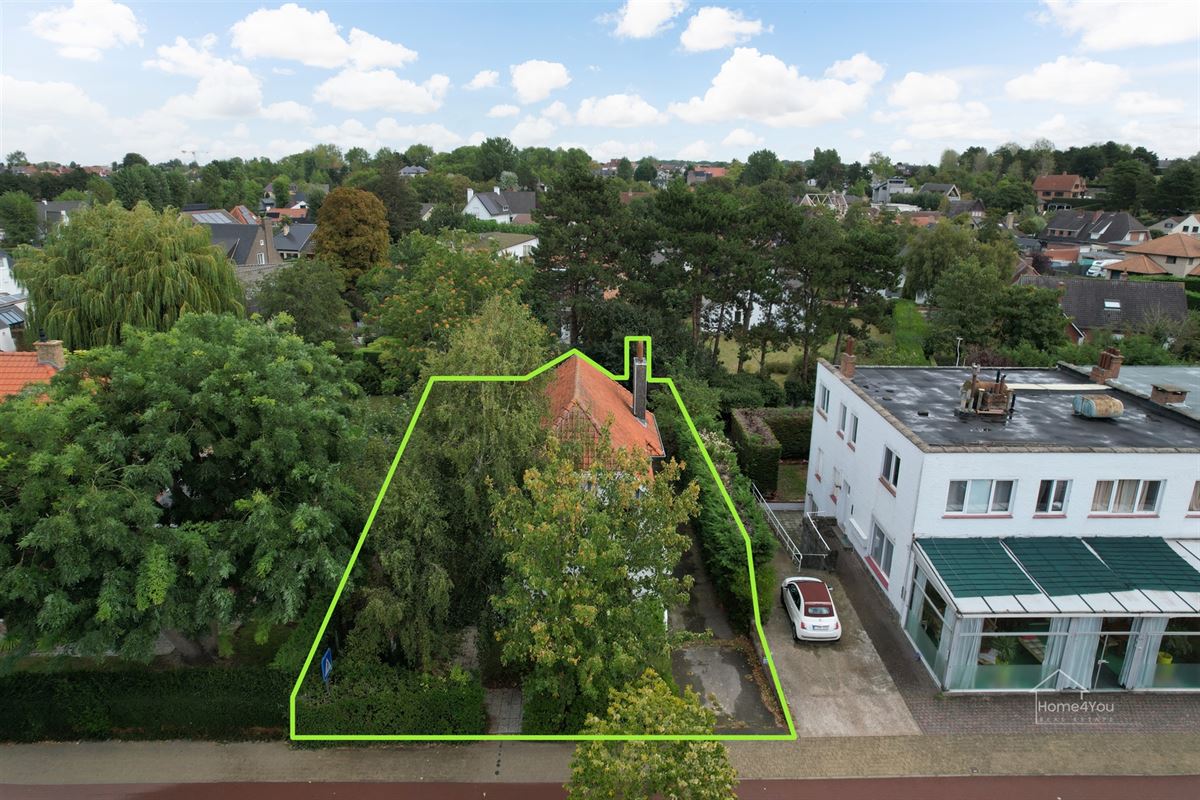 Ruime, authentieke(op te frissen)kustvilla te Koksijde Bad!