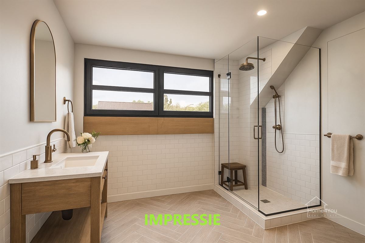 Zeer ruim herenhuis met zwembad