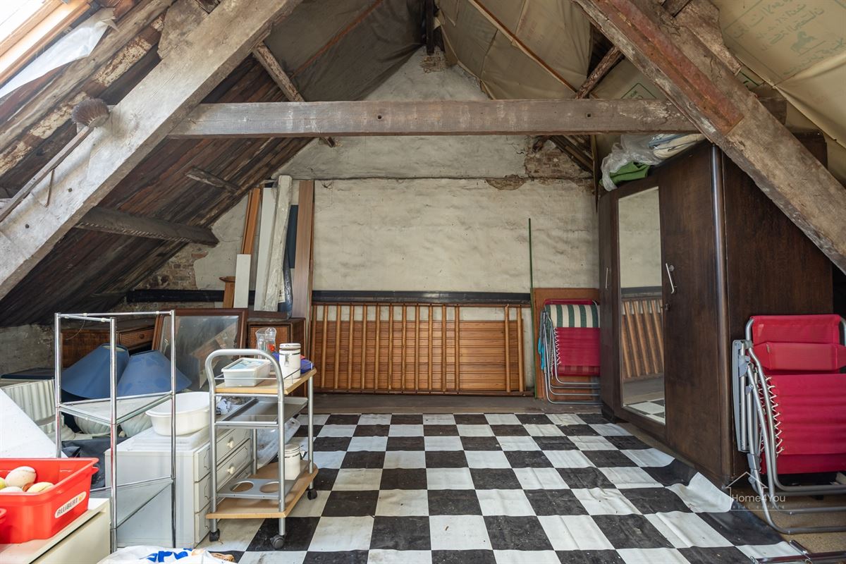 Zeer ruim herenhuis met zwembad