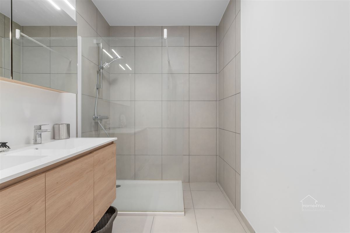 Recent glv app 2 slaapkamers + staanplaats incl!