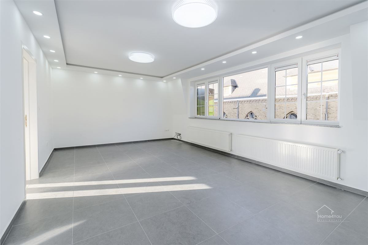 Ruim duplexappartement 4 slaapkamers 2 badkamers! 