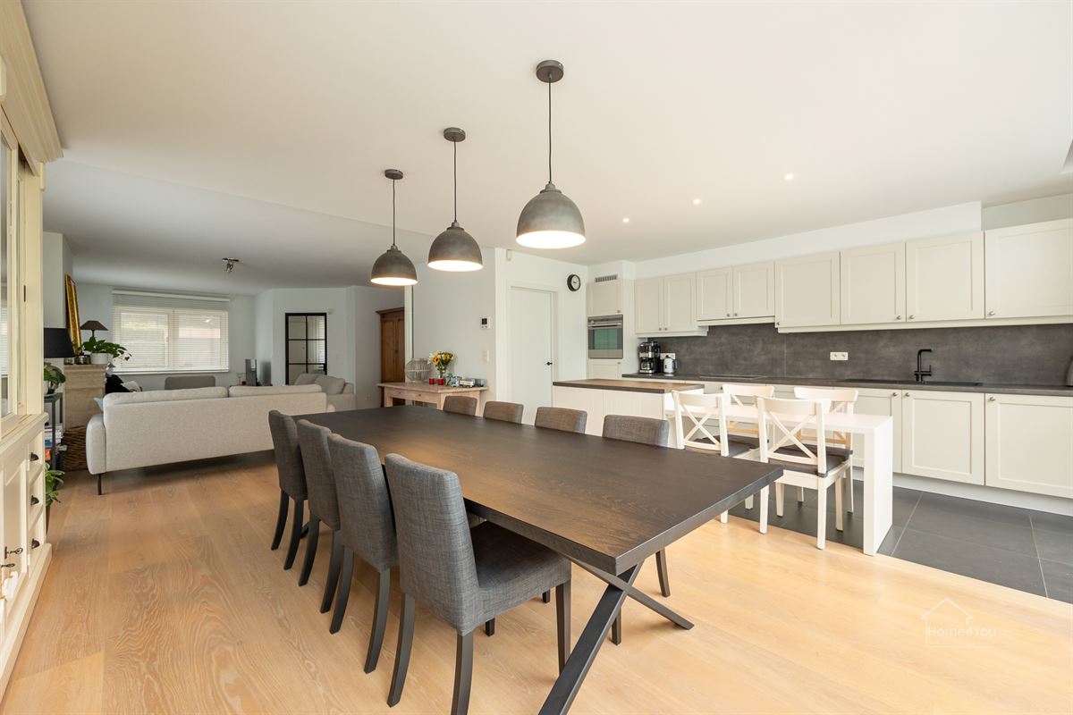 Instapklare gezinswoning met 4 slaapkamers en tuin