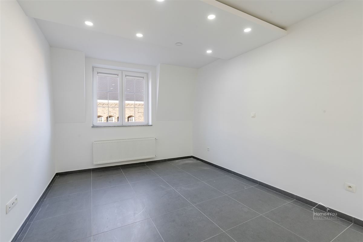 Ruim duplexappartement 4 slaapkamers 2 badkamers! 