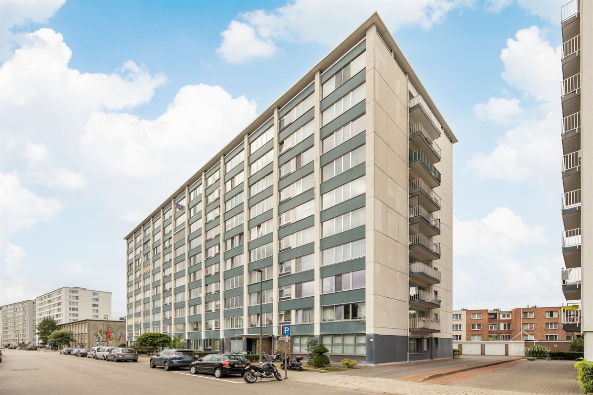 Licht en ruim appartement met uitzicht op het Rivierenhof