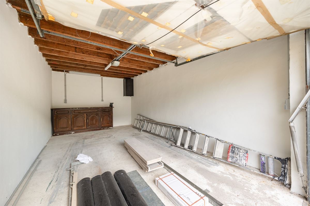 Vernieuwd en zonnig 2 slaapkamer appartement