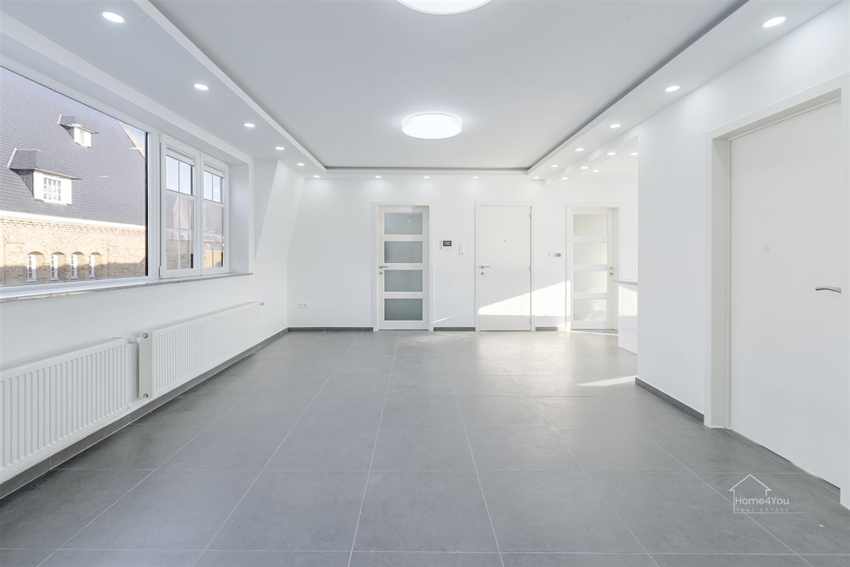 Ruim duplexappartement 4 slaapkamers 2 badkamers! 