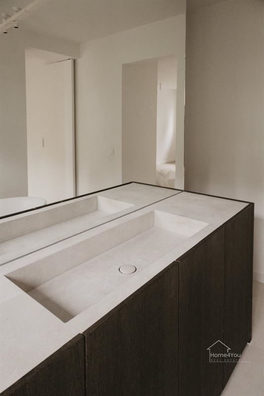 Net gerenoveerde woning op toplocatie in ’s-Gravenwezel