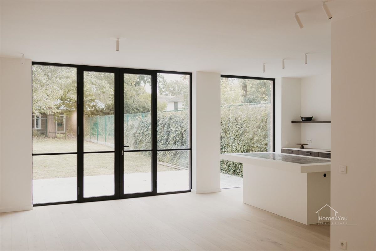 Net gerenoveerde woning op toplocatie in ’s-Gravenwezel
