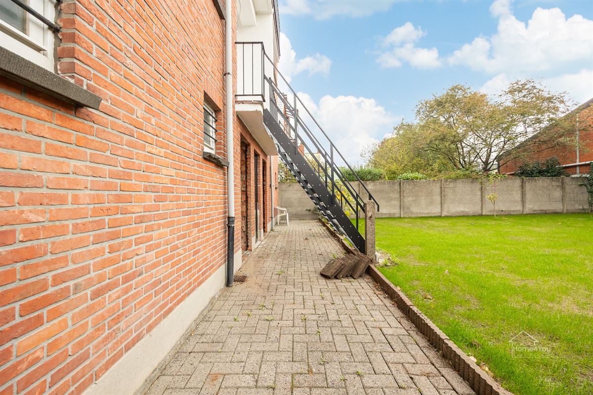 Gerenoveerd 2-slaapkamer appartement in Borsbeek te koop!