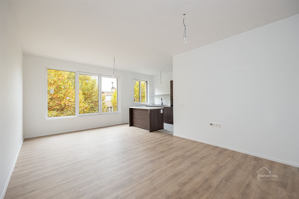 Gerenoveerd 2-slaapkamer appartement met terras in Borsbeek te koop!