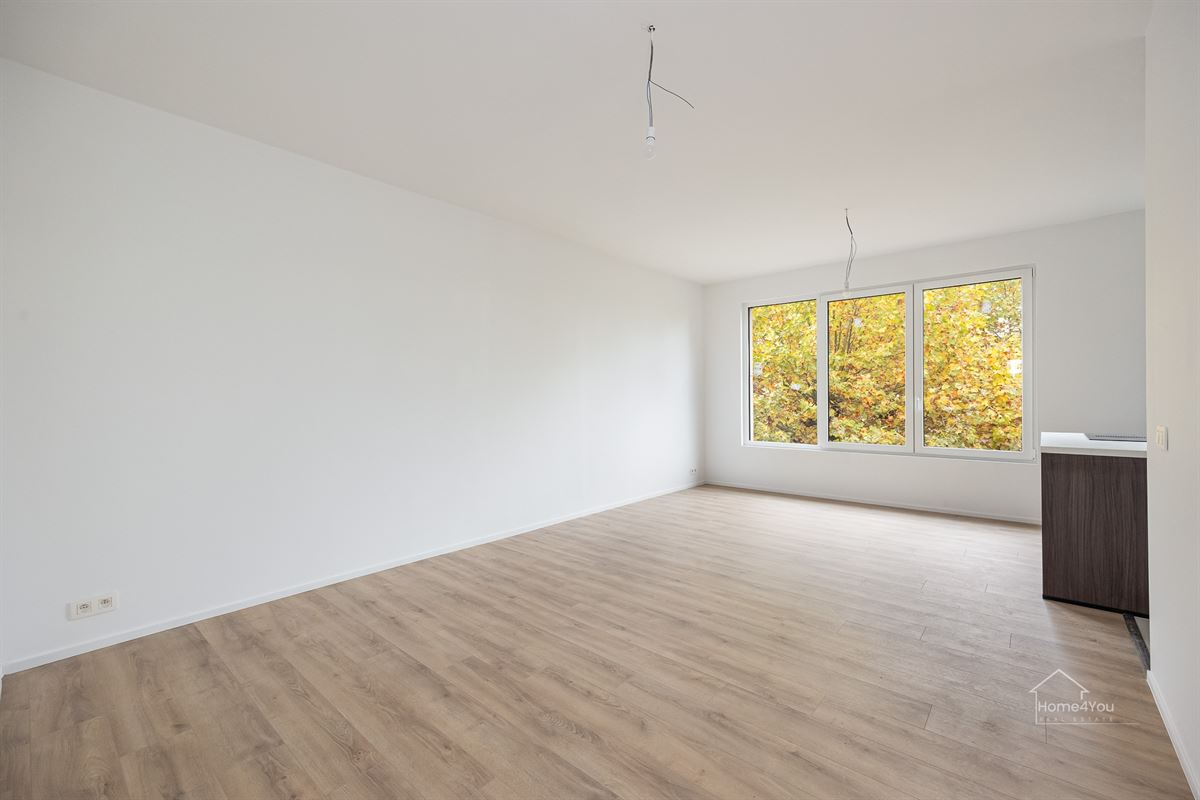 Gerenoveerd 2-slaapkamer appartement met terras in Borsbeek te koop!