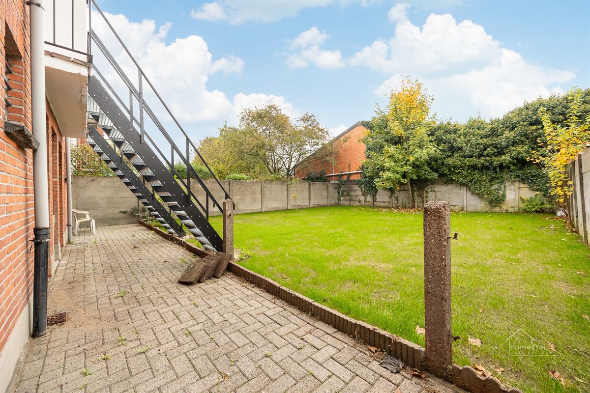 Gerenoveerd 2-slaapkamer appartement in Borsbeek te koop!