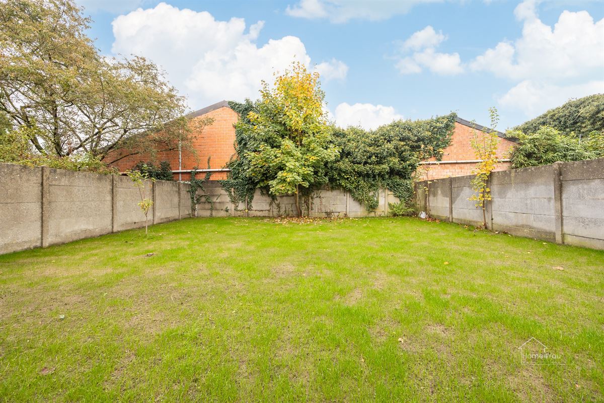 Gerenoveerd 2-slaapkamer appartement in Borsbeek te koop!