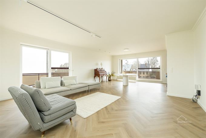 Prachtig 3 Slaapkamer Appartement met 3 terassen