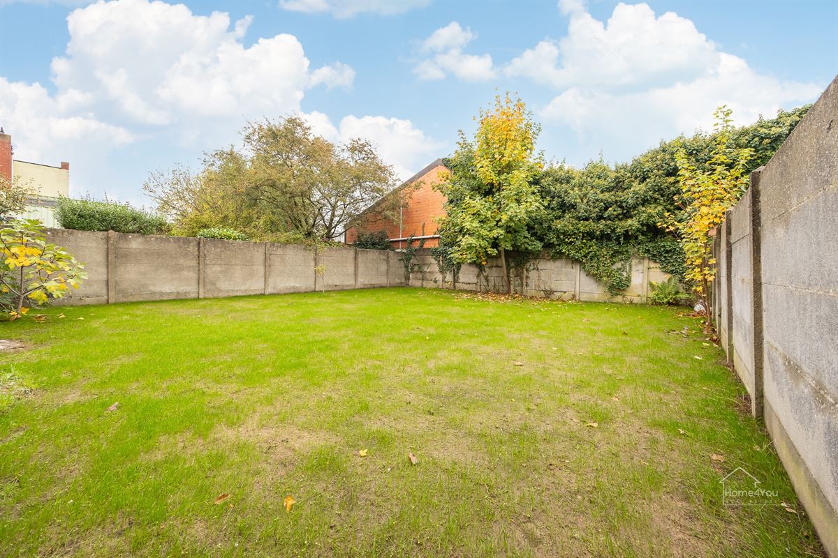 Gerenoveerd 2-slaapkamer appartement in Borsbeek te koop!